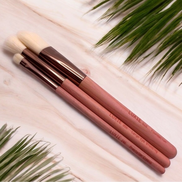NEW LUXIE 3-Piece Rose Gold Makeup Brush Set - Foundation, Blending, Crease - Picture 3 of 7